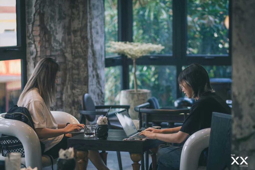 Không gian làm việc tại The XX Coffee Bar - cafe phong cách Industrial độc lạ