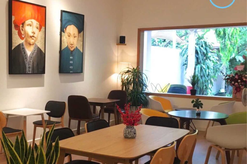 Không gian bên trong Capella Coffee Roaster Tây Hồ - cafe view đẹp Hà Nội