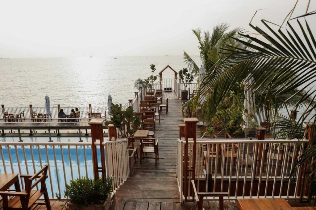 View sát biển tại quán Coffee Sea & Sun Vũng Tàu