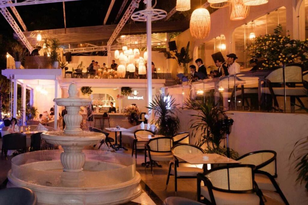 Không gian sang trọng buổi tối tại Gazebo Beach Front Lounge Vũng Tàu