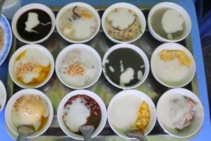 Mâm chè 16 món đa dạng tại quán chè mâm Khánh Vy Quận 10.