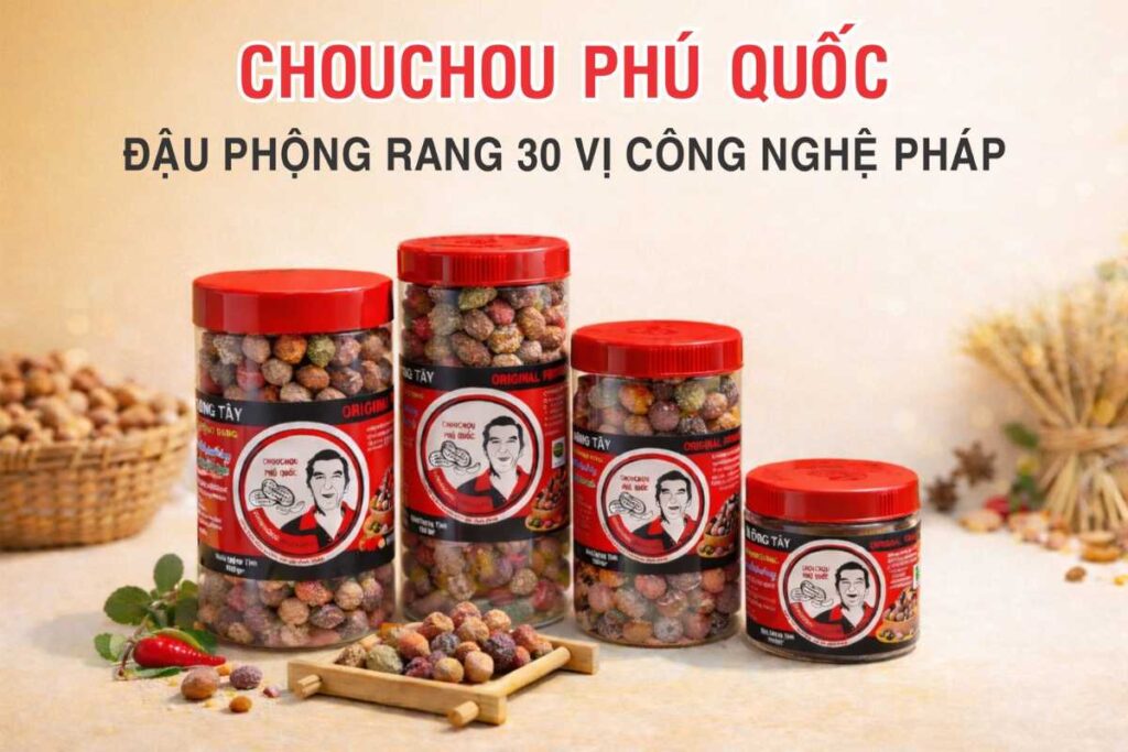 Các hũ đậu phộng Chou Chou nhiều màu sắc với logo đặc trưng trưng bày tại chợ đêm.