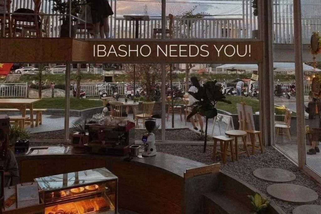 Kiến trúc tối giản tone trắng hiện đại tại Ibasho Coffee & Hostel Đà Nẵng.