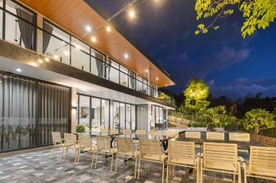 Bàn ăn ngoài trời tại Mây - Dao Villa, Ba Vì