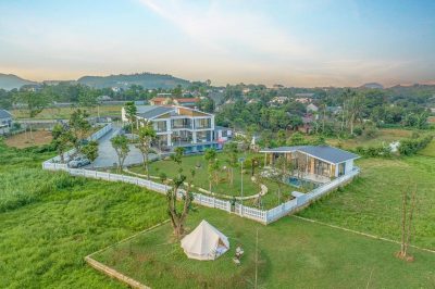 Maya fullhouse, ba vì